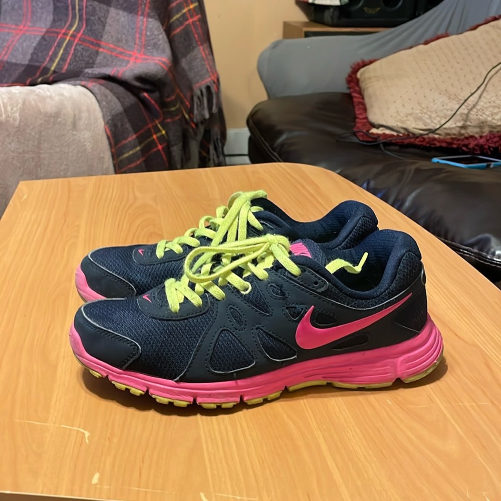 Nike Revolution 2